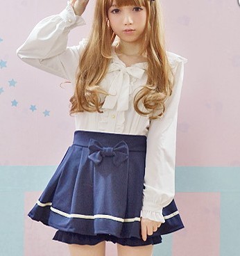 Cute Lolita Bow Shorts Fake Skirt Style. Two Colors Available on Luulla